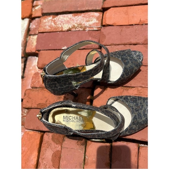 Michael Kors Black and Gold Textured snakeskin print Heels size 7 - Picture 9 of 15